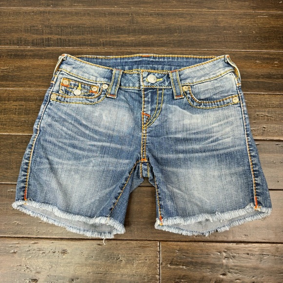True religion big t mid cut off short - Picture 2 of 5